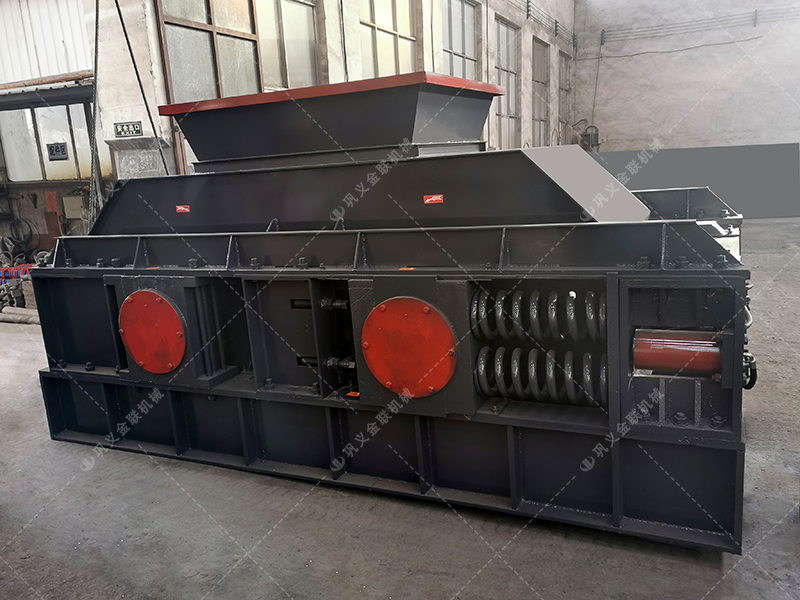 2PG1500x1000超大型對輥破碎制砂機發貨 發往陜西