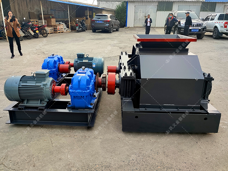 2PG800x600對(duì)輥破碎機(jī)發(fā)貨圖片_發(fā)往貴州貴陽(yáng)_破碎鵝卵石