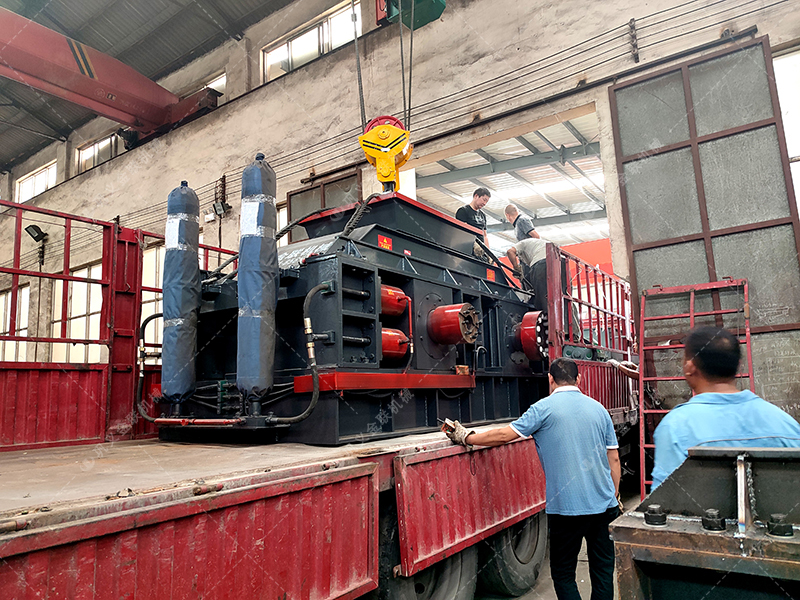 石子制砂用什么設備好?液壓對輥破碎機的優勢解析 石子制砂用什么設備好?液壓對輥破碎機的優勢解析