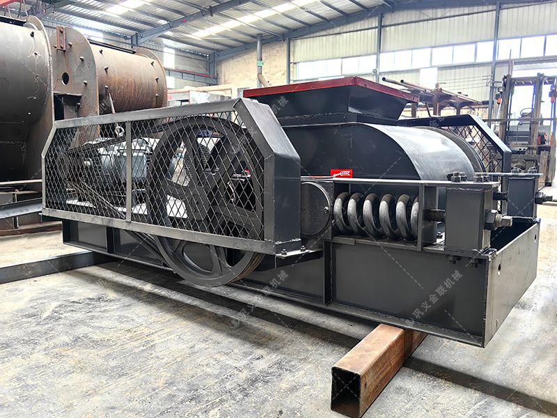 煤矸石雙齒輥破碎機產能多少？多少錢？