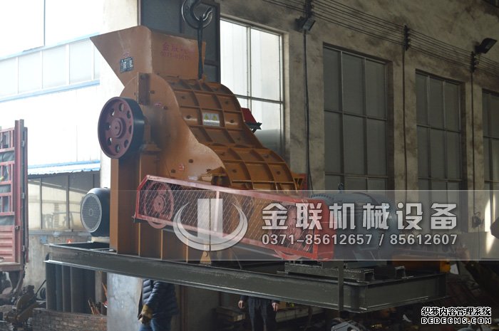 如何延長(zhǎng)雙級(jí)粉碎機(jī)錘頭的使用壽命