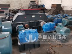 大型雙齒輥破碎機(jī) 無(wú)軸滾筒篩分機(jī)發(fā)貨圖片